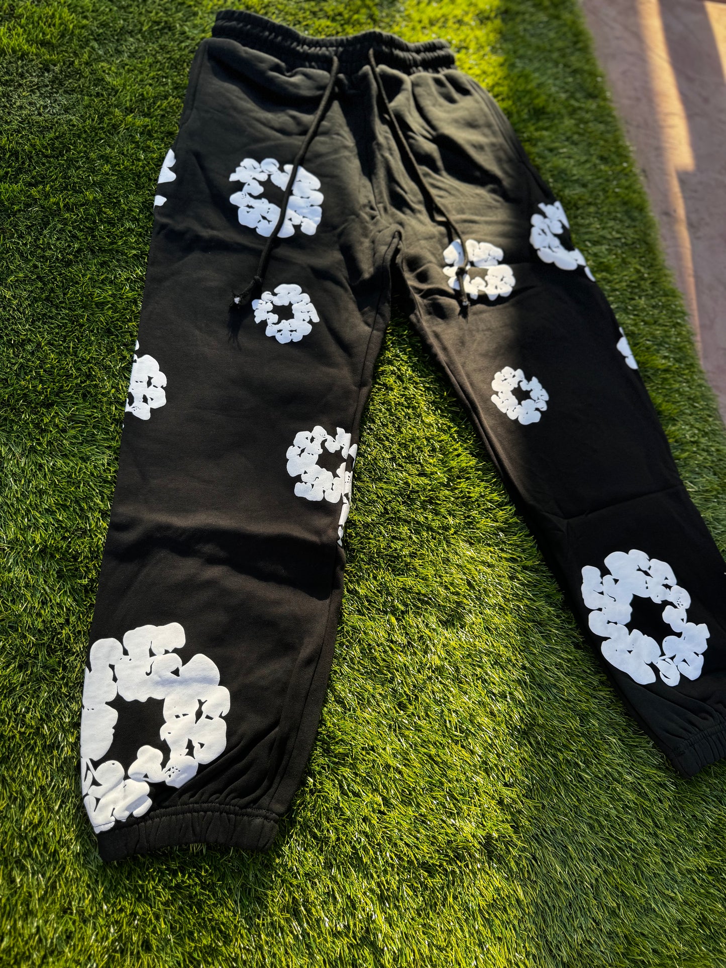 Denim Tears The Cotton Wreath sweatpants 'Black'